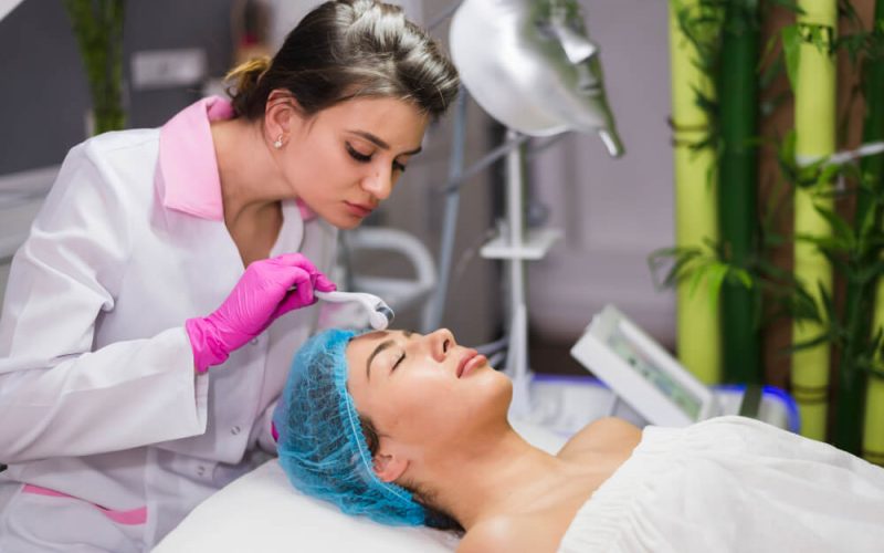 girl-receiving-facial-treatment-beauty-salon(1)